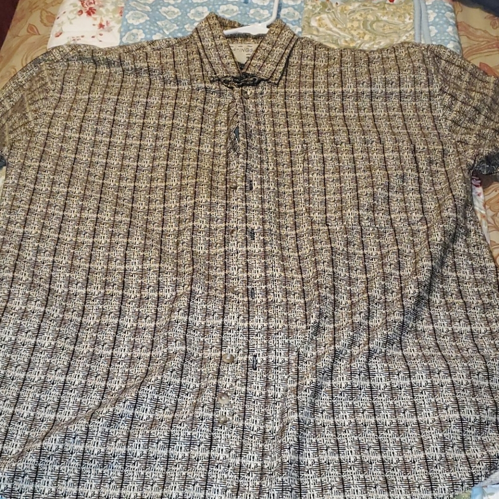 Short sleeve dress shirt